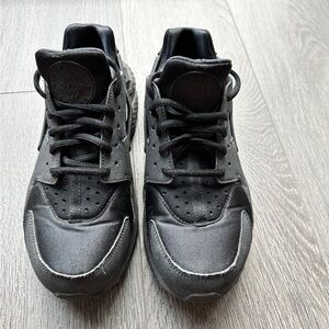 Nike Huarache Black Sneakers